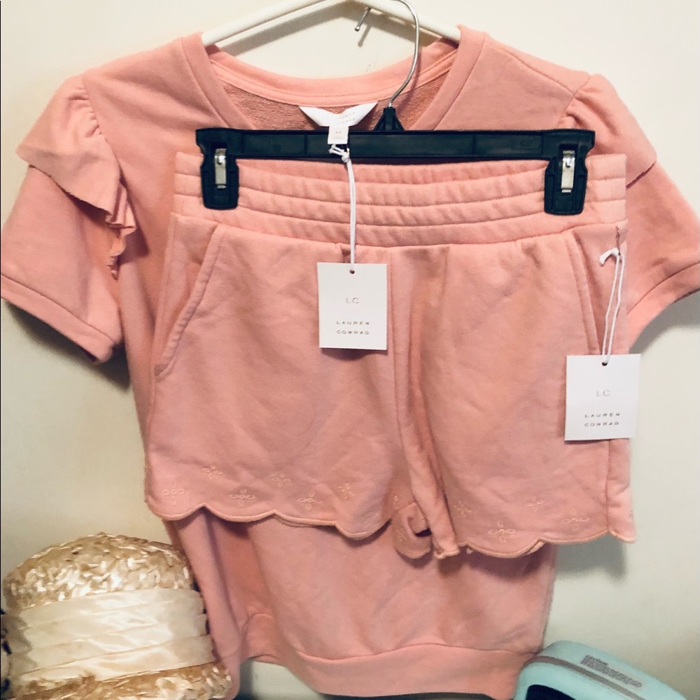 Nwt Lauren Conrad Sweatshirt Shorts Set Scalloped Floral Design Ruffles M